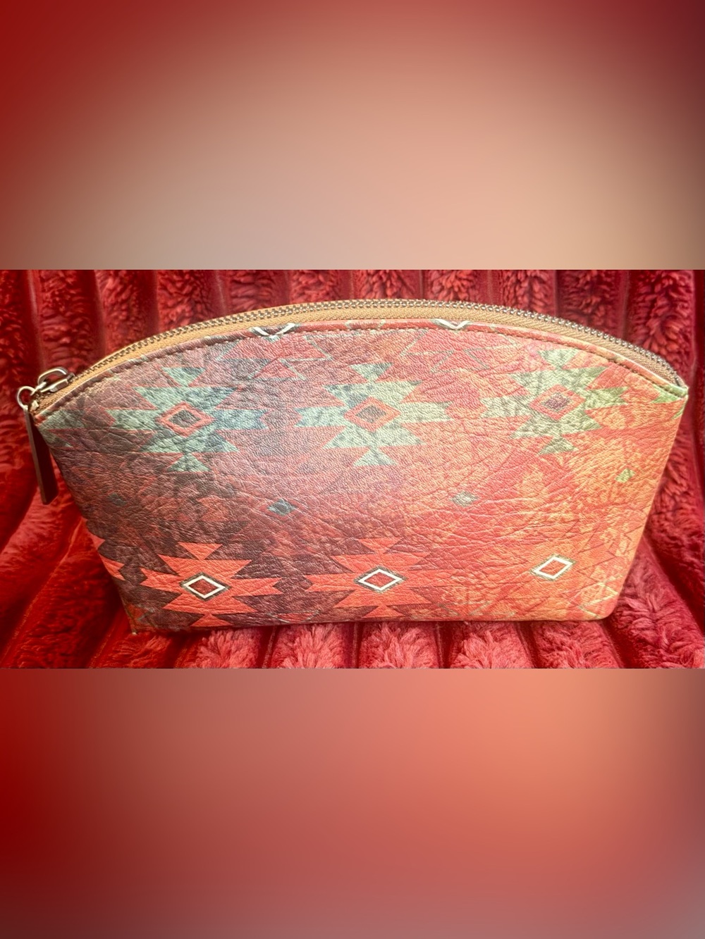 Red Dirt Hat Company Women's Southwestern Print Zip Clutch